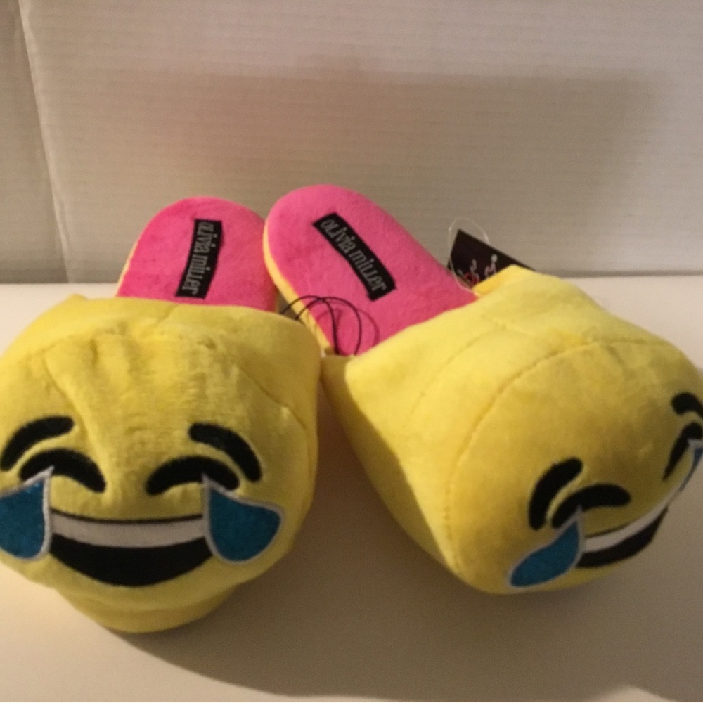 Fun Smiling 😂 Slippers Yellow/Pink for adults or kids